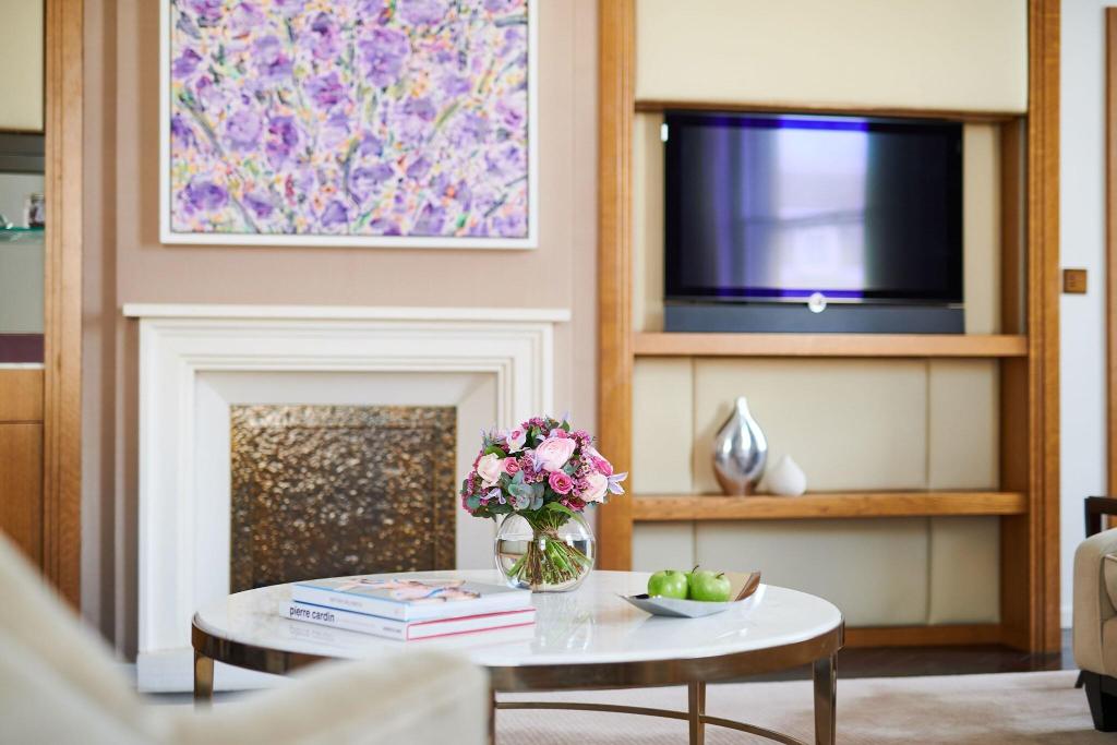 Imagem da galeria de Corinthia London