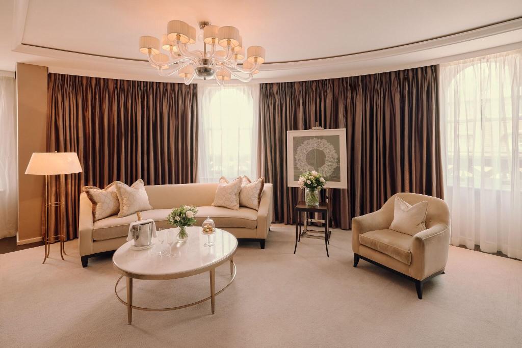 Imagem da galeria de Corinthia London