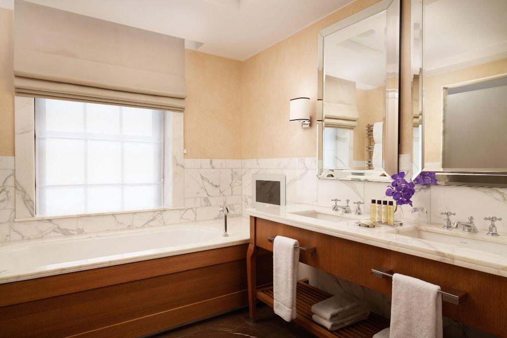 Imagem da galeria de Corinthia London