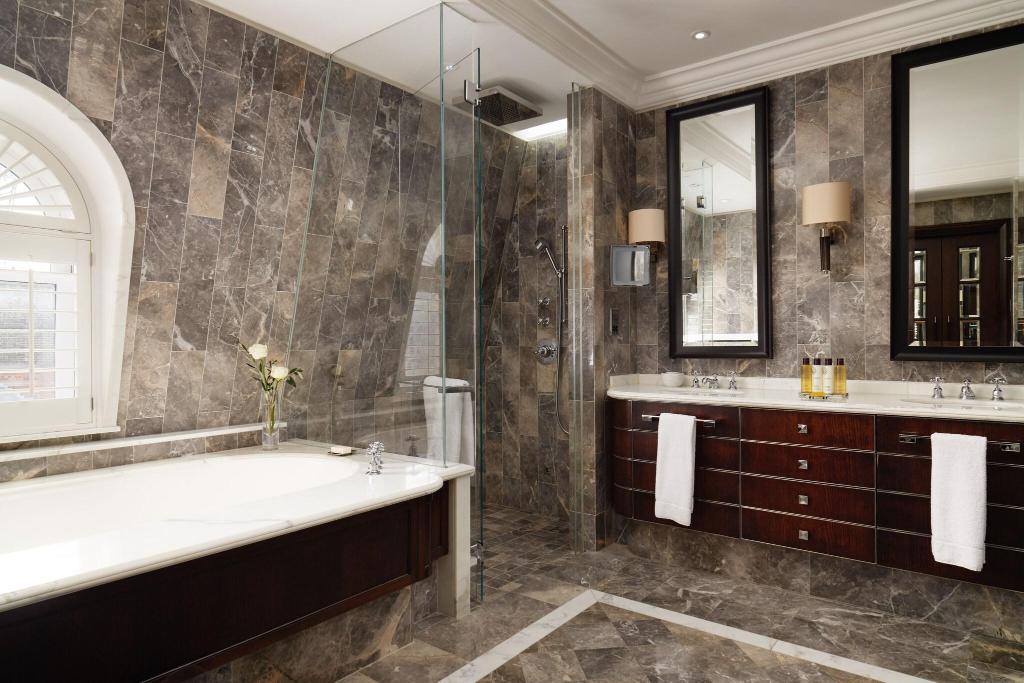 Imagem da galeria de Corinthia London