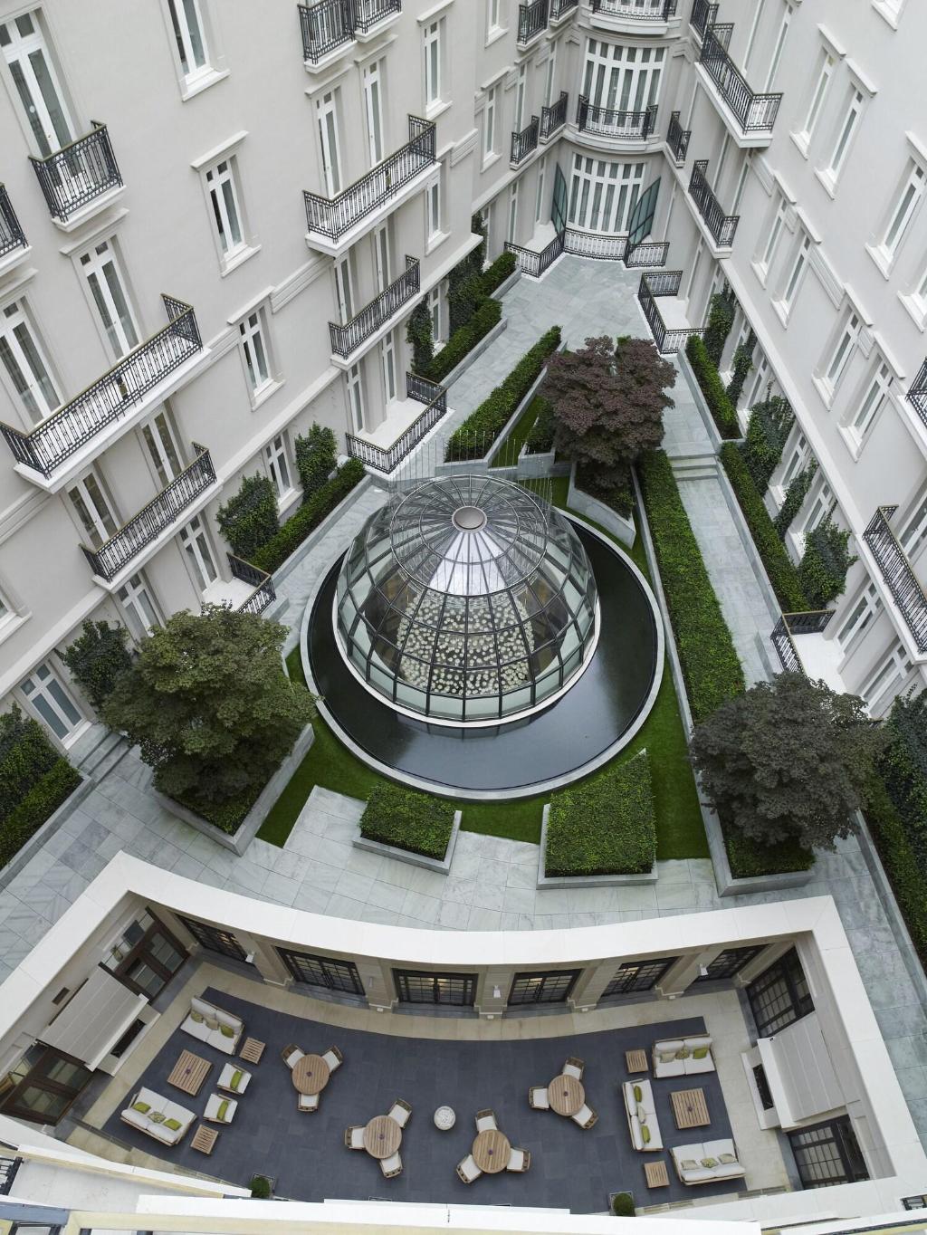 Imagem da galeria de Corinthia London