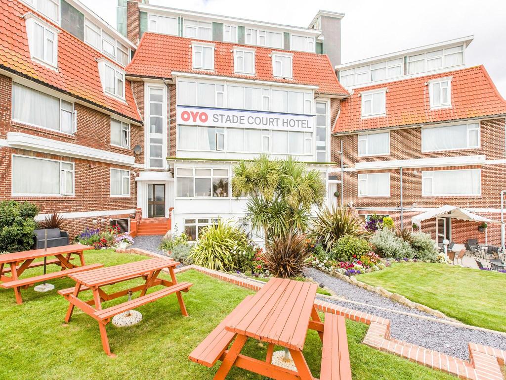 Stade Court Hotel By Oyo Rooms