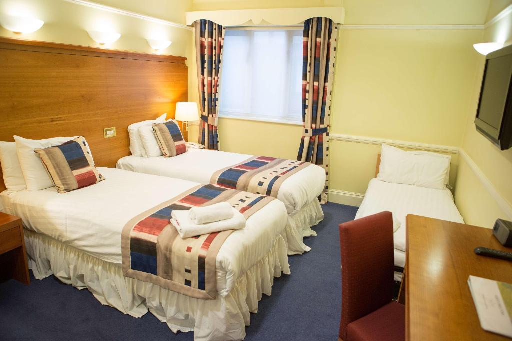2 Single Beds Standard Room Free High Speed Internet Comfort Non-Smoking