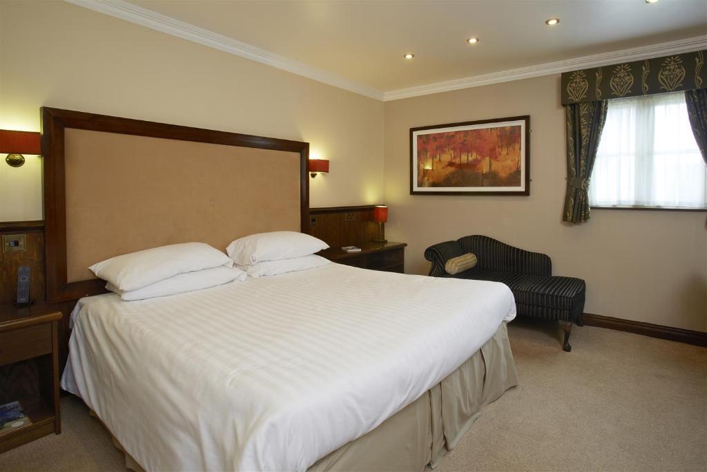 Best Western Plus Pastures Hotel