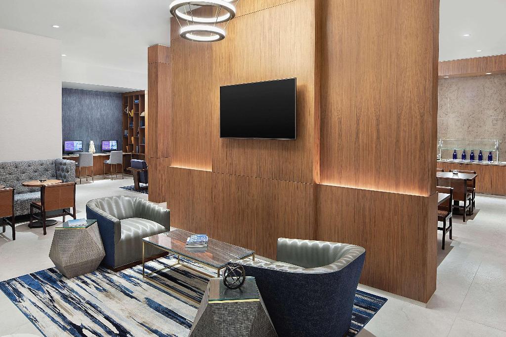 Hotel DoubleTree by Hilton Hotel Newark Airport, USA, Newark. Großes 38