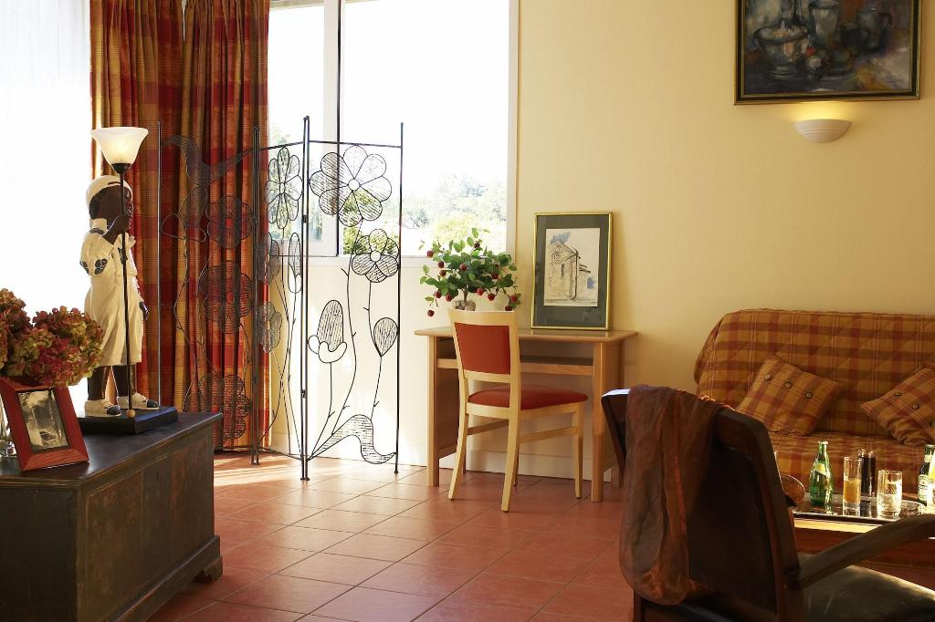Le Continental Hotel