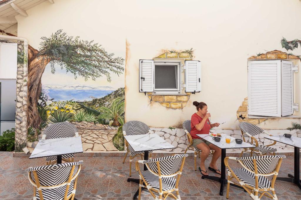 Hotel Bella Vista Beach Hotel & Studios, Griechenland, Benitses (Korfu). Großes 2