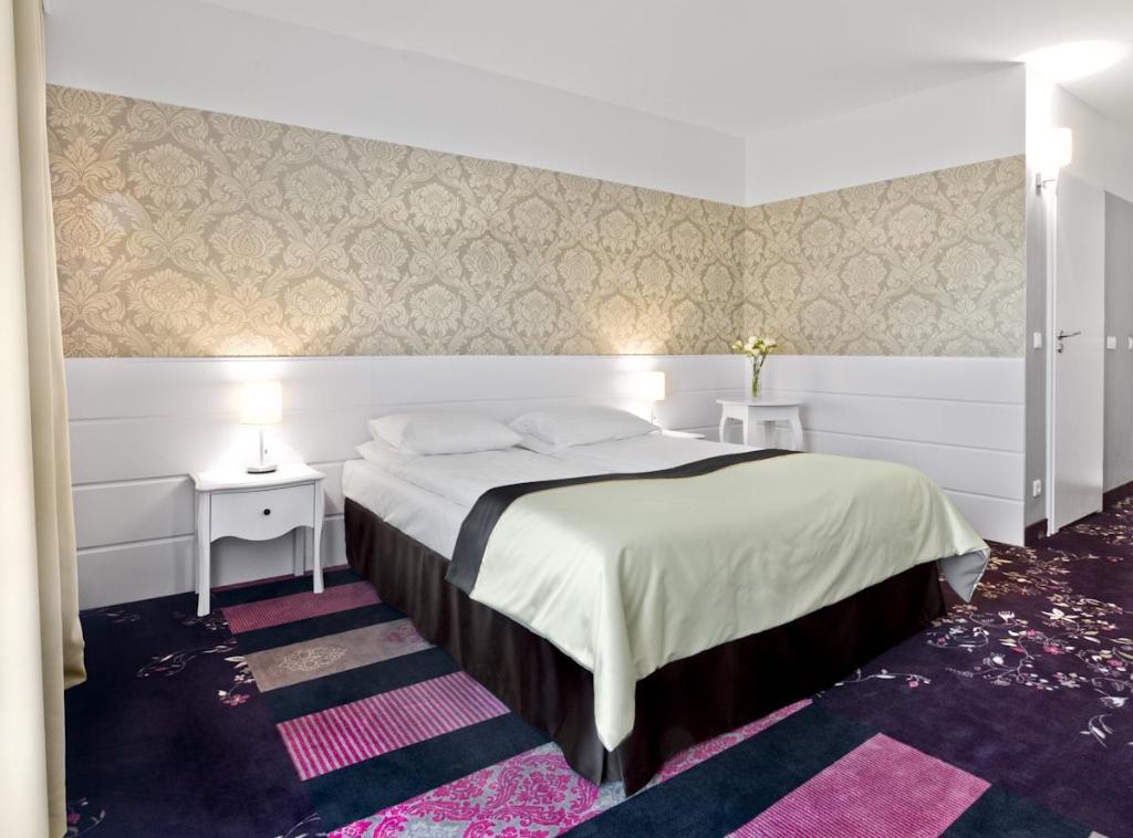 Lamberton Hotel