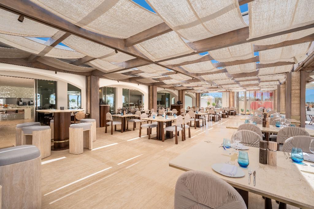 Hotel Destino Five Ibiza 5 Grand Luxe Resort, Spanien, Santa Eulalia del Rio. Großes 1