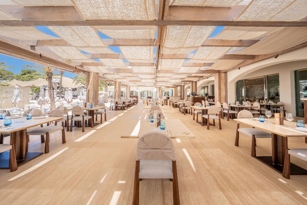 Hotel Destino Five Ibiza 5 Grand Luxe Resort, Spanien, Santa Eulalia del Rio. Großes 2