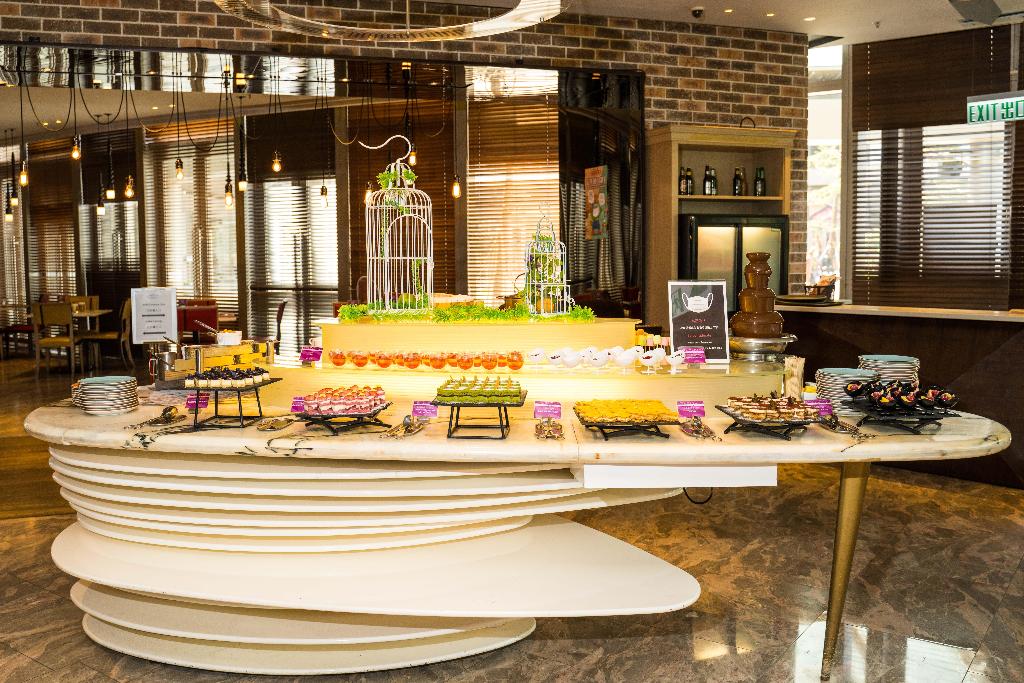 Crowne Plaza Hong Kong Kowloon East By IHG - Restaurant
