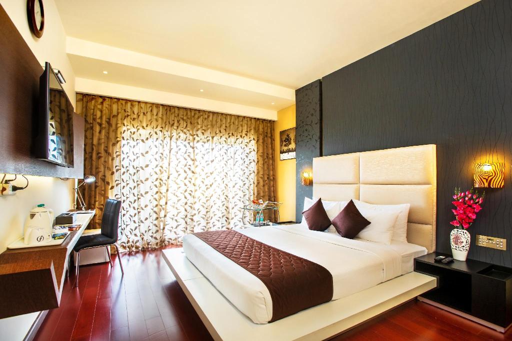 Flora Airport Hotel