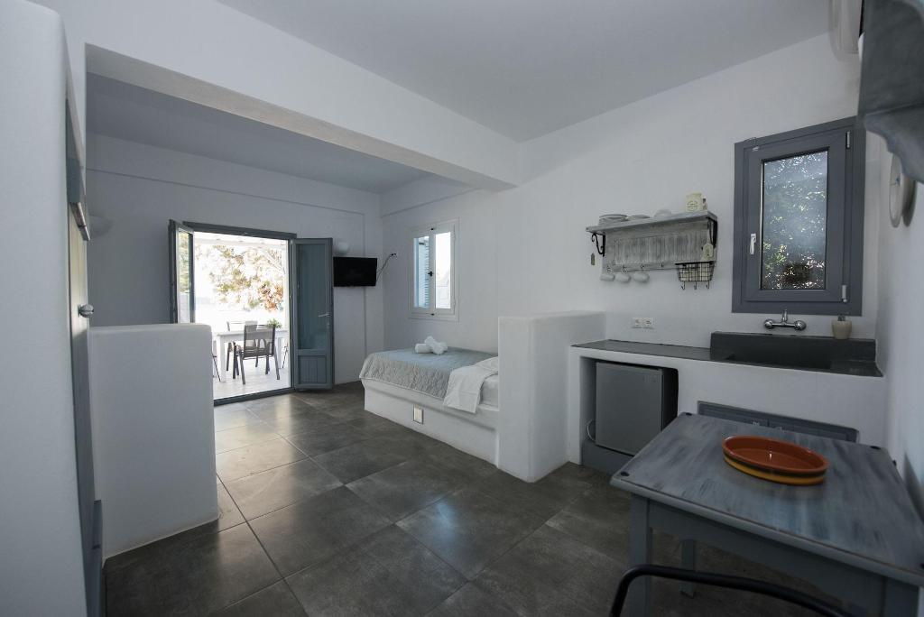 Ostria Studios & Apartments
