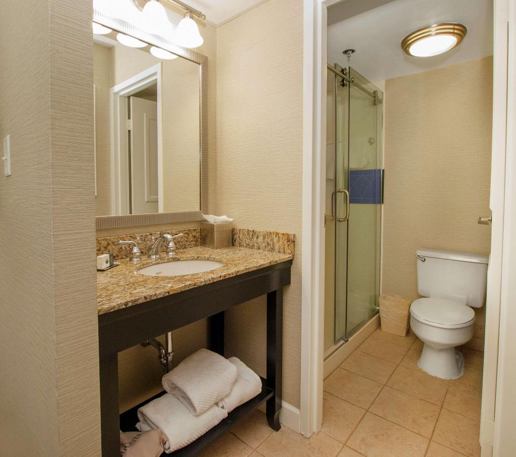 DoubleTree by Hilton Buffalo-Amherst