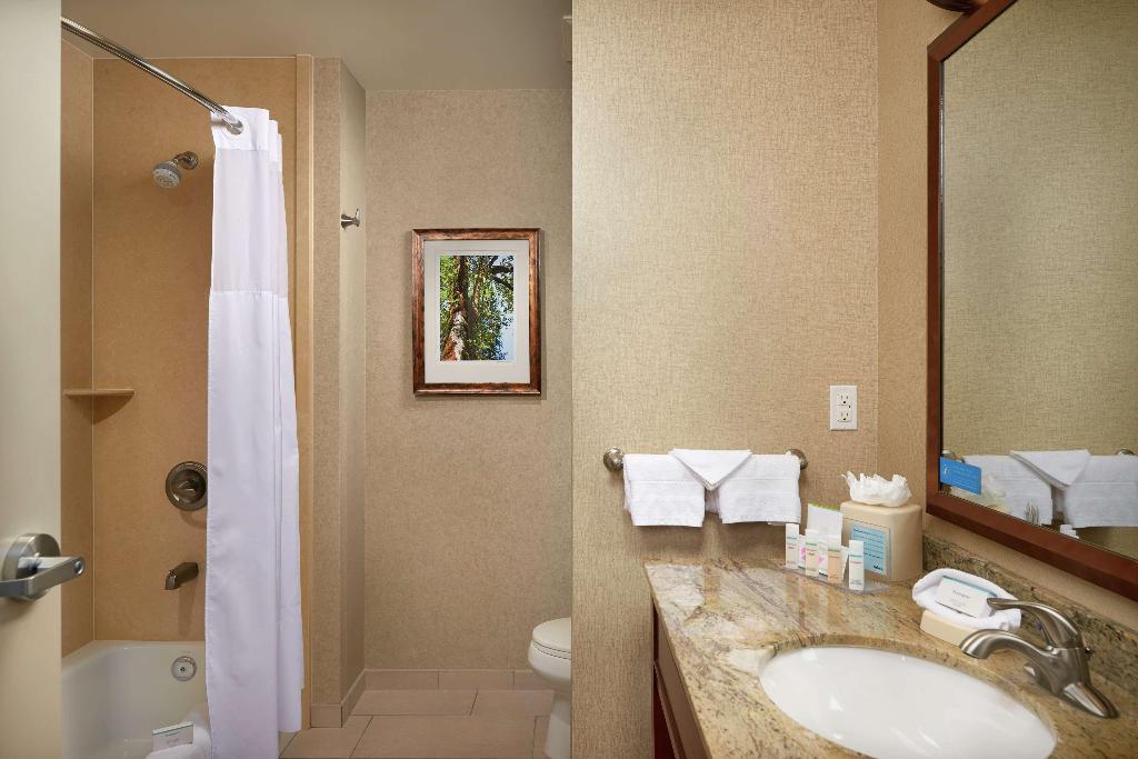 Hampton Inn & Suites Salem