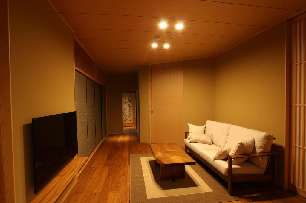 Gion Ryugin