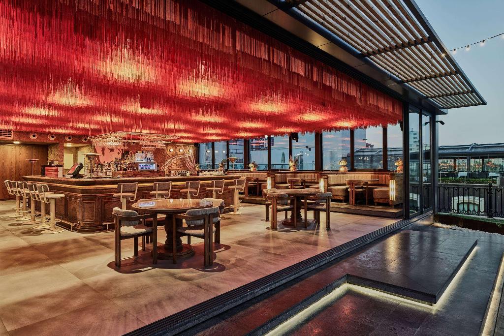 Hotel Wyndham Grand Istanbul Kalamis Marina Hotel, Türkei, Istanbul. Großes 18