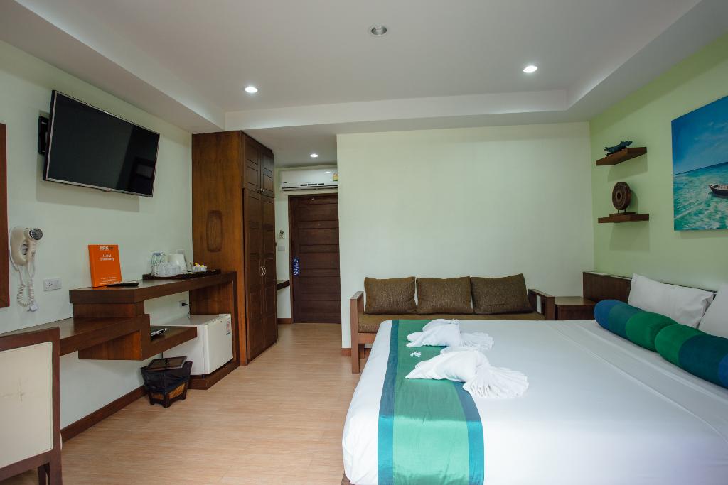 Ark Bar Beach Resort