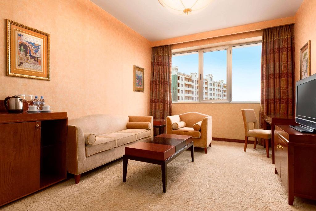 Ramada Plaza Gence