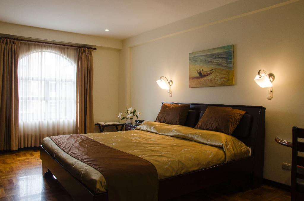 Plaza Real Suites & Apartments