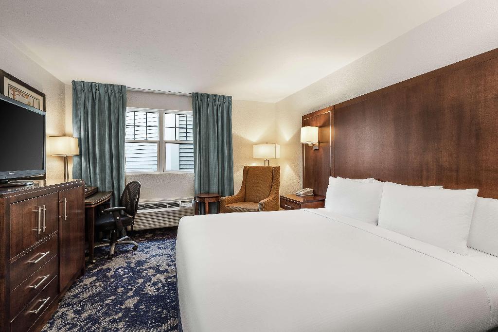 DoubleTree by Hilton Cape Cod - Hyannis
