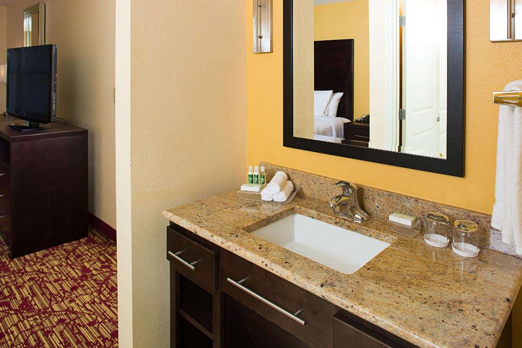 Homewood Suites by Hilton Carle Place - Garden Cit