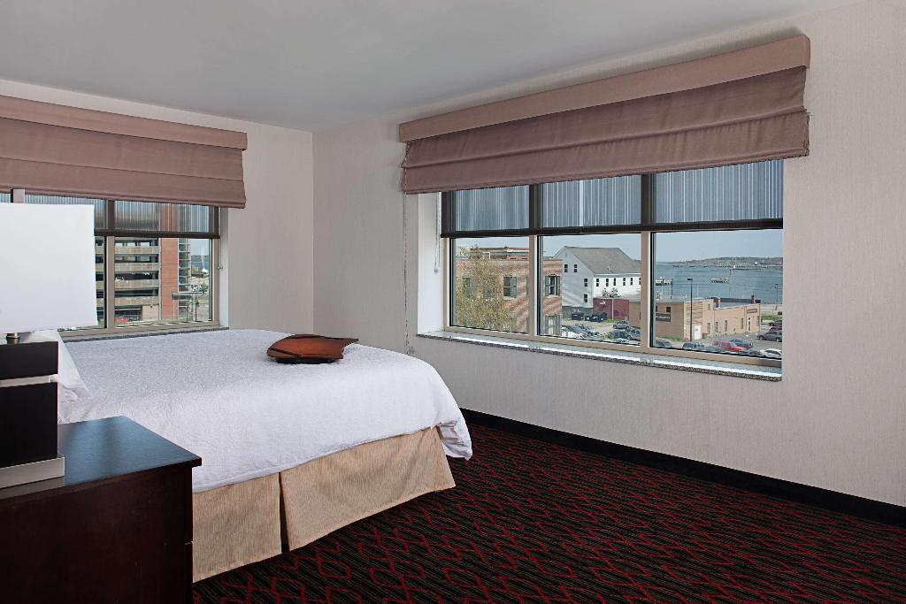 Hampton Inn Portland Downtown - Waterfront