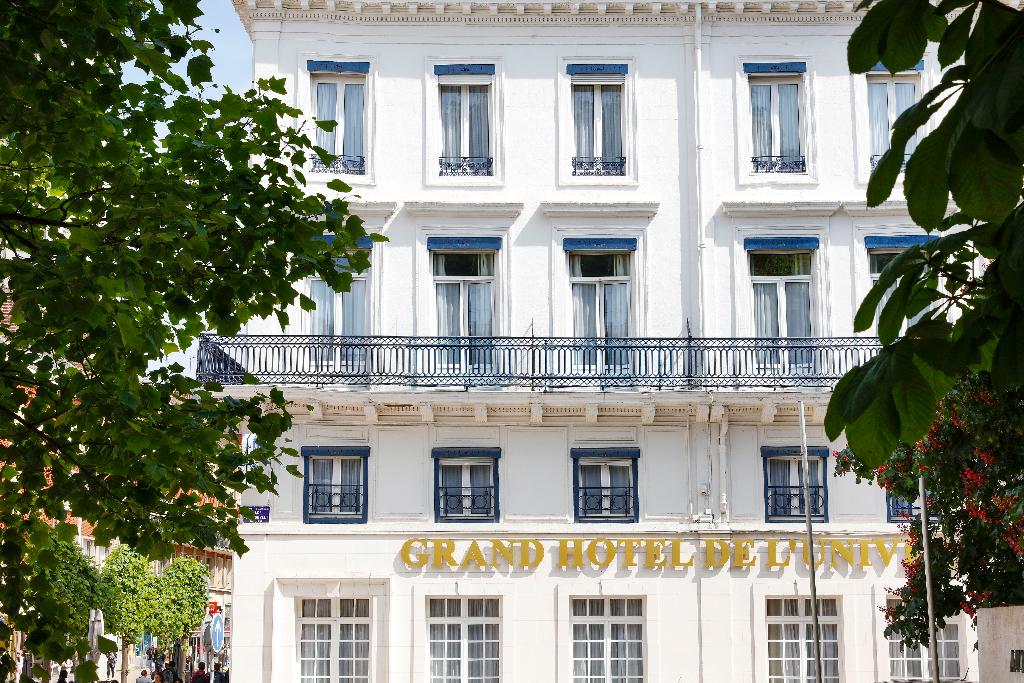 Grand Hotel De Lunivers