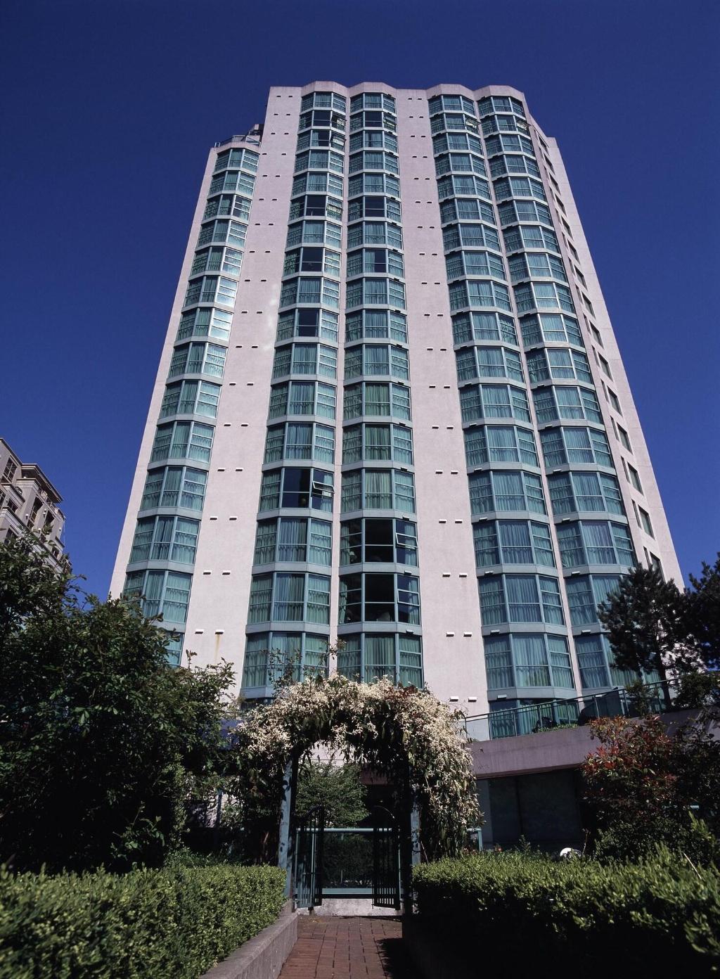 Rosedale on Robson Suite photo 22