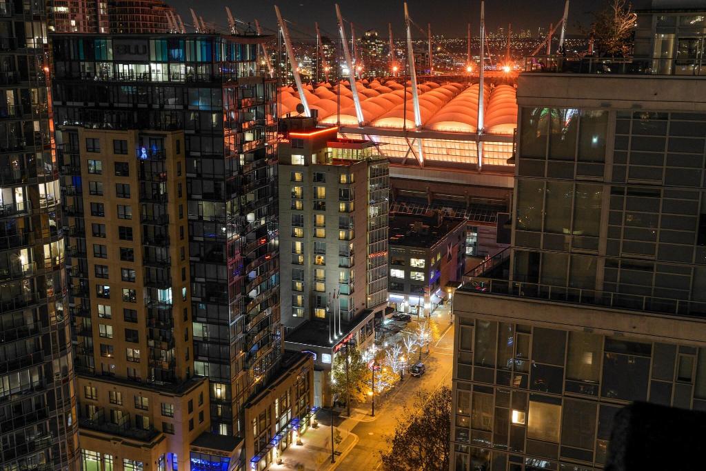 Rosedale on Robson Suite photo 43