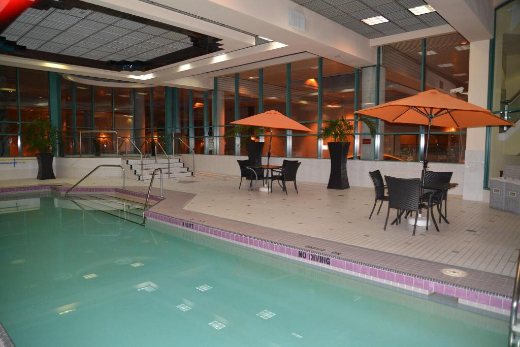 Rosedale on Robson Suite photo 28