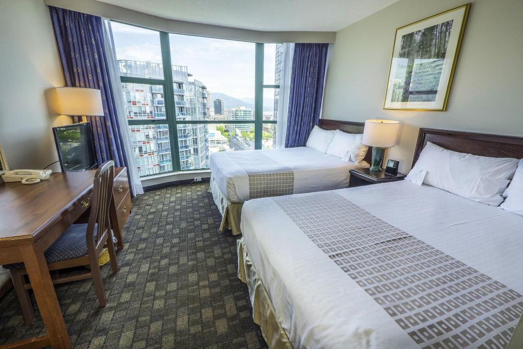 Rosedale on Robson Suite photo 12