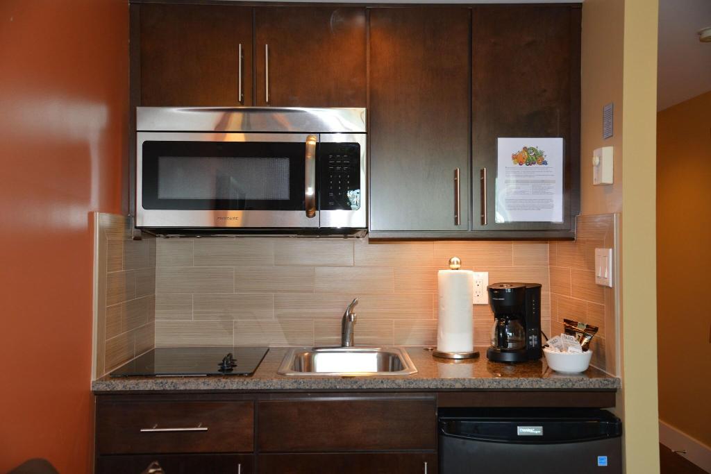 Rosedale on Robson Suite photo 68