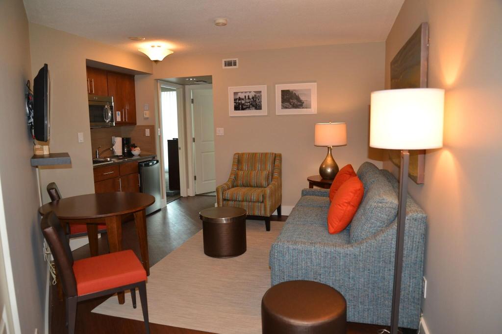Rosedale on Robson Suite photo 18