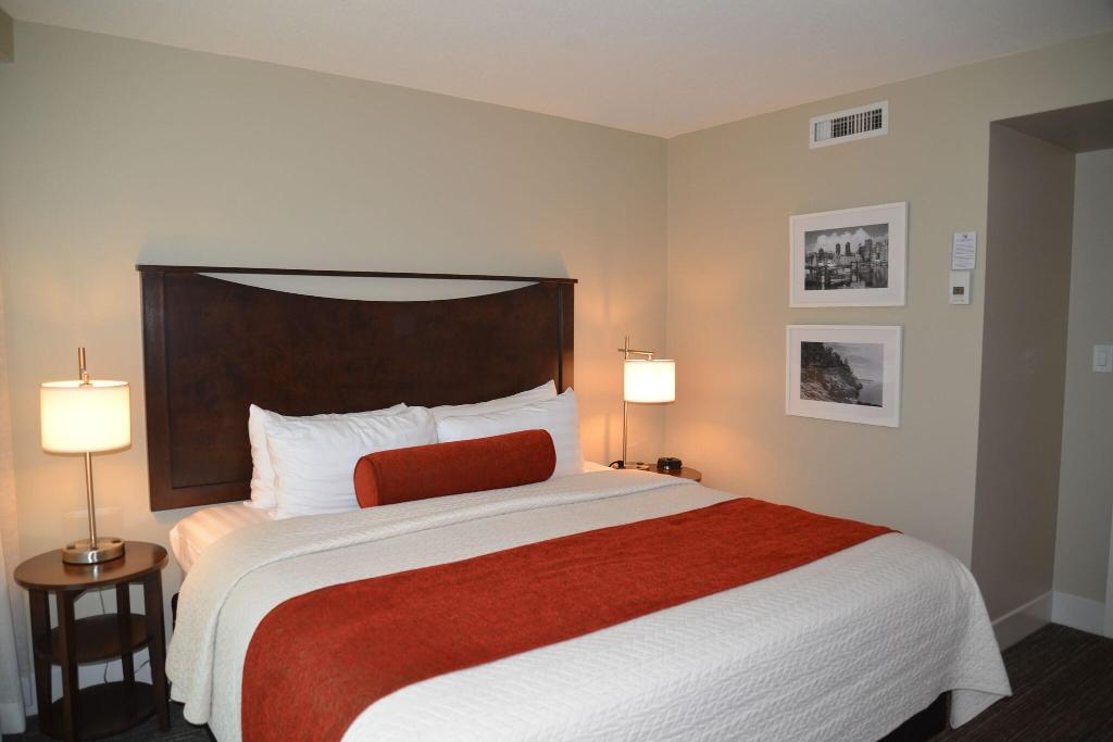 Rosedale on Robson Suite photo 63