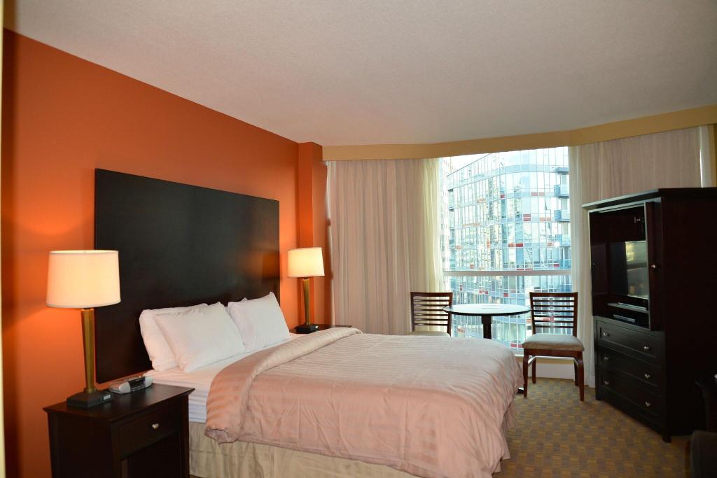 Rosedale on Robson Suite photo 59