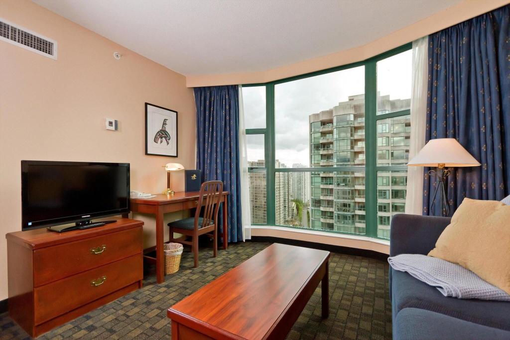 Rosedale on Robson Suite photo 84