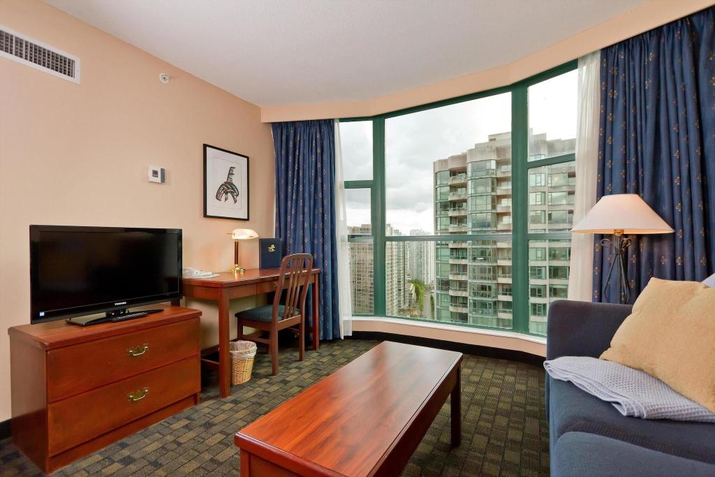 Rosedale on Robson Suite photo 46
