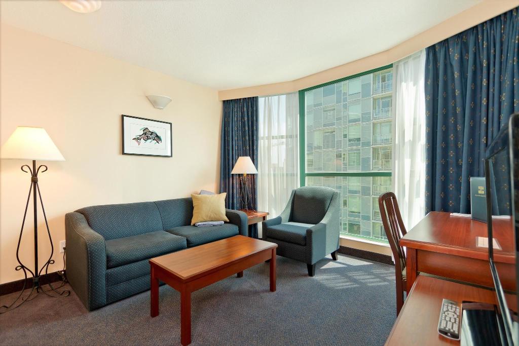 Rosedale on Robson Suite photo 47