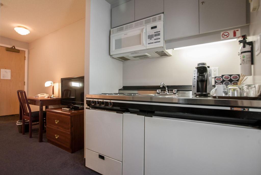 Rosedale on Robson Suite photo 80