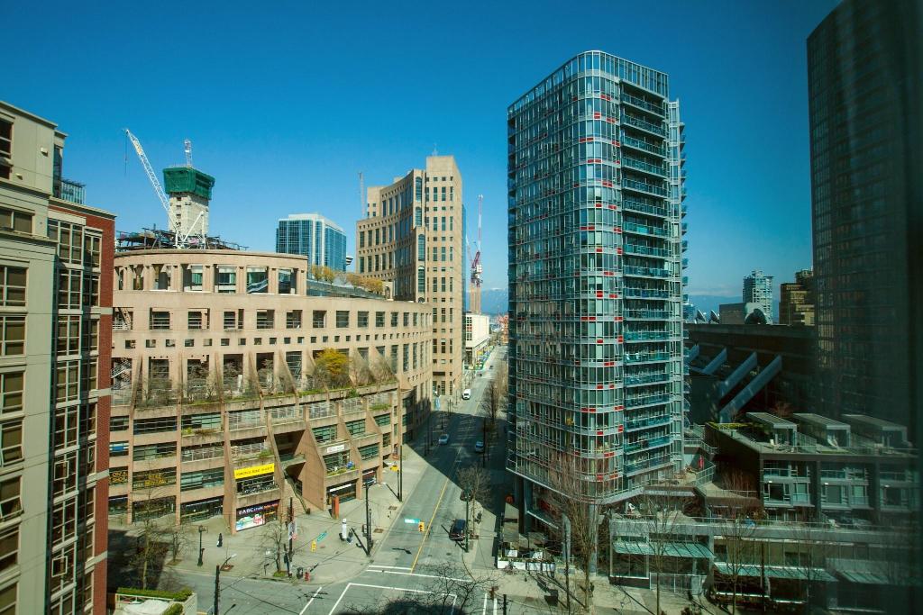 Rosedale on Robson Suite photo 83