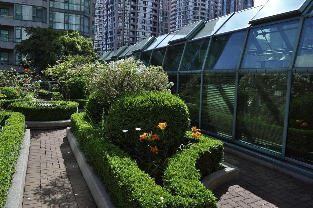 Rosedale on Robson Suite photo 72