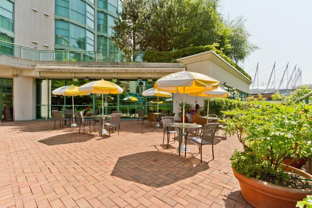 Rosedale on Robson Suite photo 78