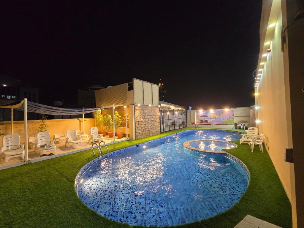 TRIANON ROYAL HOTEL - Pool
