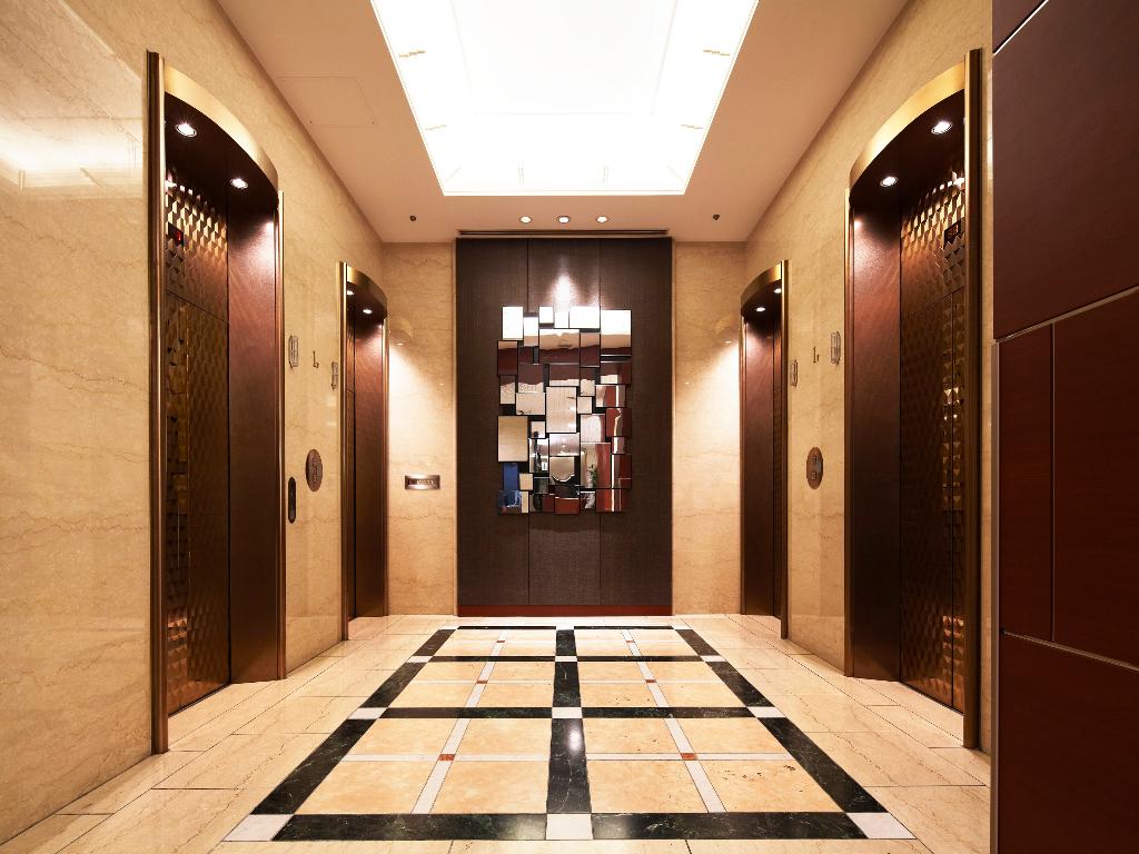 Hotel New Hankyu Osaka - Lobby