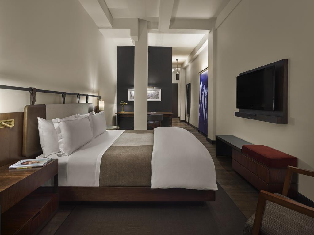 Studio King Size Bed photo 1