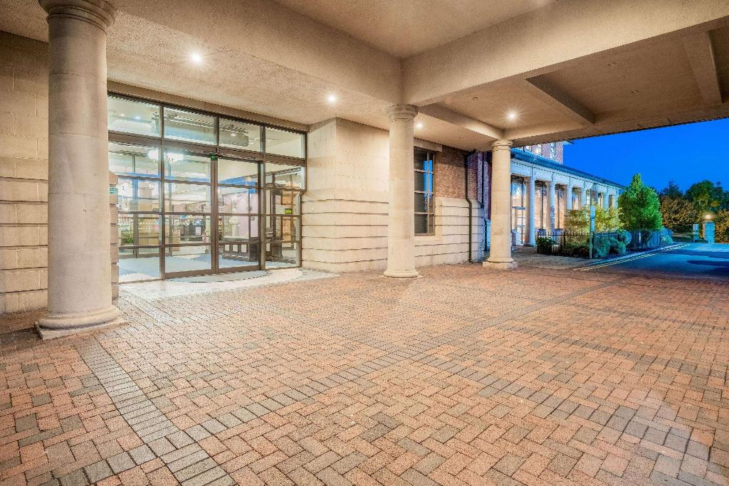 Clarion Cedar Court Leeds Bradford Hotel