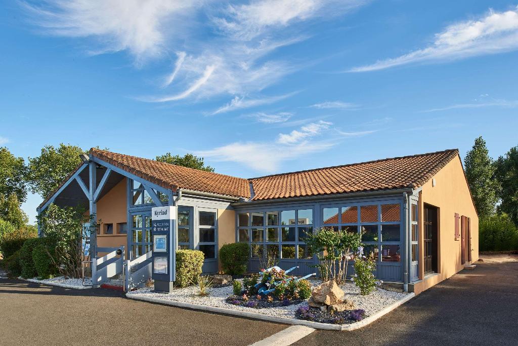 Kyriad Niort - La Creche