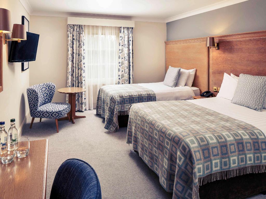 Classic room with 2 single beds