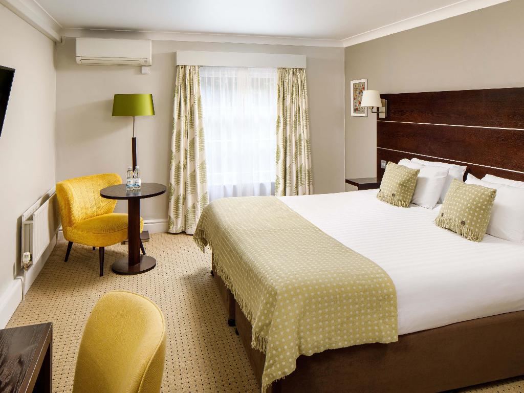 Classic room with 1 double bed